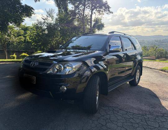 TOYOTA HILUX SW4 3.0 SRV 4X4 16V TURBO INTERCOOLER DIESEL 4P AUTOMÁTICO TOYOTA HILUX SW4 3.0 SRV 4X4 16V TURBO INTERCOOLER DIESEL 4P AUTOMÁTICO